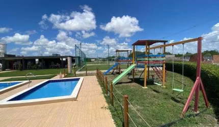 Lote em Marechal Deodoro sendo em Condomínio Fechado - 252m²