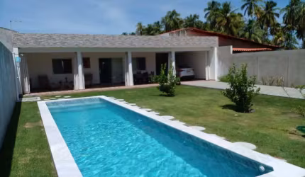 Casa em Condomínio Fechado em Paripueira com 2 suítes - 430m²