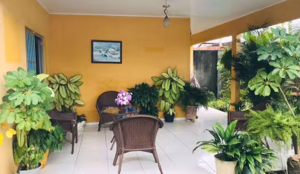 Casa com 3 dormitórios sendo 1 suíte Disponível á Venda na Santa Lúcia - 282m²