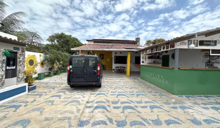 Casa em Ipioca com 3 dormitórios sendo 1 suíte com hidromassagem - 360m²