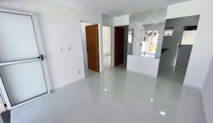 Casa em Condomínio Fechado na Cidade Universitária com 2 dormitórios - 58m²