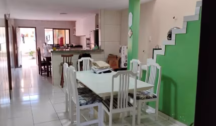 Casa com 1° andar contendo 5 dormitórios no Bairor da Serraria - 250m²