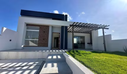 Casa em Condomínio Fechado com Energia Solar em Marechal Deodoro - 100m²