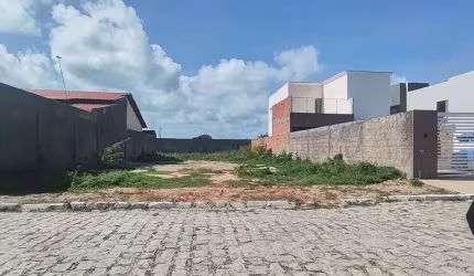 Terreno em Condomínio Fechado no Bairro de Massagueira - Marechal Deodoro (360m²)