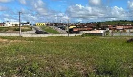 Terreno em Condomínio Fechado com Projeto Arquitetônico em Marechal Deodoro - 200m²