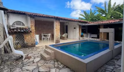 Casa com 4 dormitórios sendo 2 suítes + Piscina no Bairro da Santa Amélia - 250m²