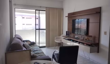 Apartamento com 2 quartos sendo um 1 suíte localizado no bairro da Ponta Verde