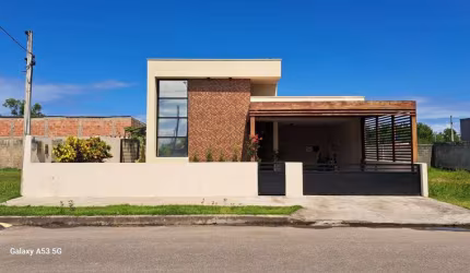 Casa em Condomínio Fechado com 3 dormitórios sendo 1 suíte em Marechal Deodoro - 140m²