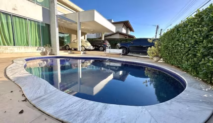 Casa Duplex com 4 suítes + DCE e Piscina no Jardim Petrópolis - 442m²