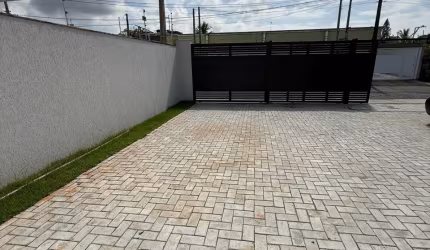 Casa de condominio em itanhaem com piscina