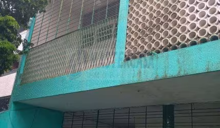 CASA NO ESPINHEIRO