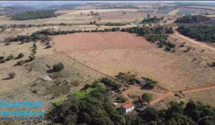 Oportunidade Única: Espaço Espetacular de 447.726 m² à Venda em Araguari