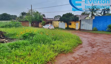 Chácara com área de 1000 m² e a 200 m do Clube Tangará , no Bairro Morada dos Pássaros!