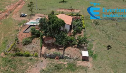 Linda Chácara próximo a Araguari para moradia ou exploração Rural!