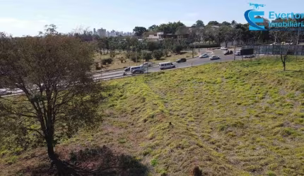 Área com 3.515,92m² total, próximo ao Polo Tecnológico no setor Sul;