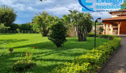 Não existe um imóvel perfeito, mas sim boas oportunidades! Excelente propriedade no condomínio Morada do Sol, área com 5.200m.;
