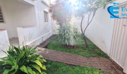 Casa 3 quartos sendo 1 suíte no Bairro Osvaldo Rezende;