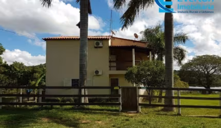 Sítio de terra de cultura vermelha, ideal para lavoura ,pecuária e lazer, com 33,88 hectares em Uberlândia - MG;