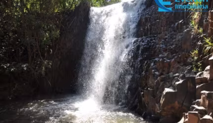 Sítio com 27 hectares e linda cachoeira, em Araguari - MG;