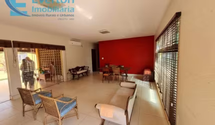 Casa térrea de 240 m², em terreno de 1285 m², na zonal sul.