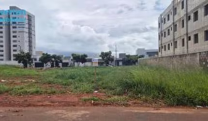 terrenos no Portal do Vale, sendo lotes 1B-18 na Rua Olimpia Palma do Nascimento e 1B-31 na Rua Lazaro Pereira dos Santos, todos da quadra 14.