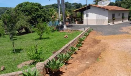 Chácara de Tirar o Fôlego à Venda em Cascalho Rico-MG: Ideal para Pescaria e Descanso! 2 Quartos, 1 Suíte, 120 Hectares.
