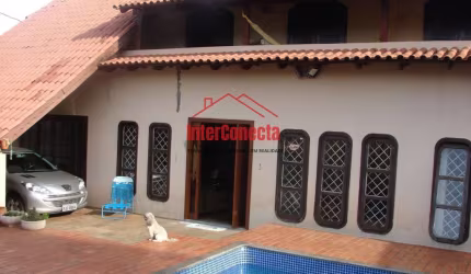 Casa com 4 Quartos no Country para Locação