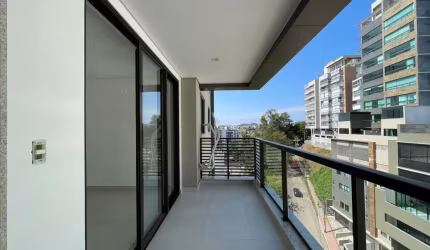 Lindo apartamento novo, com 2 quartos, suíte, varanda e vaga de garagem