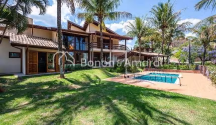 Linda casa em condomínio em Sousas, com 315 m², 4 suítes e 6 banheiros.