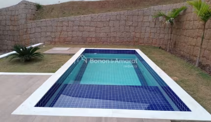 Casa em condomínio, com 376 m² e 4 dormitórios