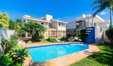 Casa de condomínio com 329 m² e 4 quartos