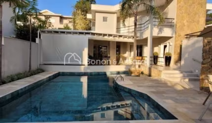 Casa de condomínio com 343 m² e 4 quartos
