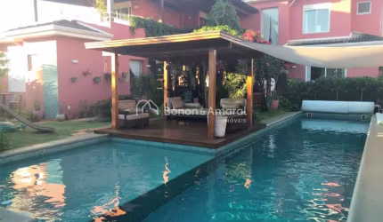 Casa de condomínio com 304 m² e 5 quartos
