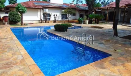 Casa de condomínio com 500 m² e 6 quartos