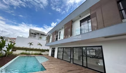Linda casa de alto padrão com sofisticação e elegância no Condomínio Mont Blanc