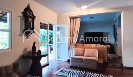 Sobrado com 220m² e 3 Quartos