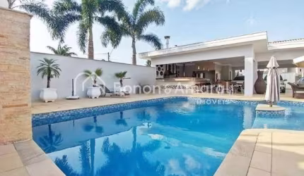Casa de Condomínio com 3 Quartos e 6 banheiros à Venda, 460m² por R$ 5.060.000