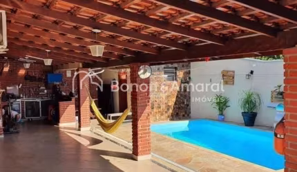 Casa com 3 Quartos e 3 banheiros , área gourmet e piscina à Venda, 120 m² por R$ 615.000