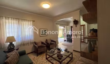 Casa de Condomínio com 5 Quartos e 5 banheiros à Venda, 274 m² por R$ 1.600.000