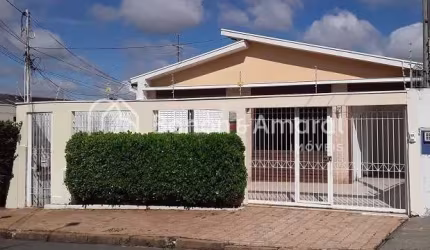 Casa com 3 Quartos à venda, 211m² - Jardim Chapadão