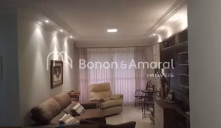 Apartamento com 3 Quartos e 3 banheiros à Venda, 102 m² por R$ 530.000