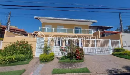 Casa estilo sobrado a venda no Caminhos de San Conrado, com 365 m² de área construída, 4 quartos.