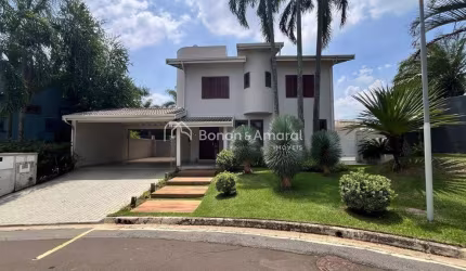 Casa a venda no condomínio Residencial Gallery, com 4 quartos, 2 suítes, 5 banheiros em 394m²