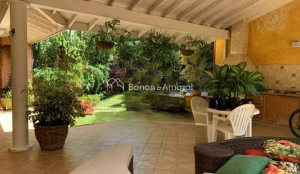 Casa com 340 m² à venda