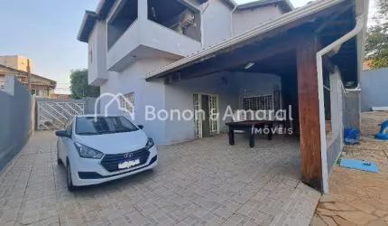 Casa sobrado à venda no Parque Alto Taquaral, bairro próximo ao Shopping Dom Pedro