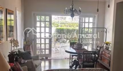 Conforto e Segurança em Casa Térrea com Amplo Quintal no San Conrado