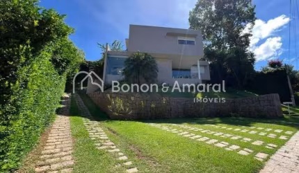 Casa em Condomínio à Venda com 4 quartos, 5 banheiros, 4 vagas e 270m² por R$ 1.750.000