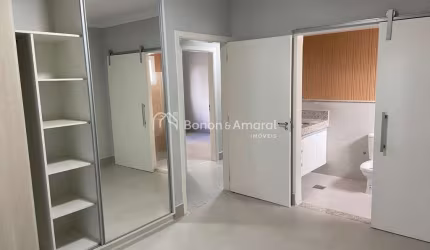 Casa em Condomínio, com suíte, área gourmet, à venda por R$ 1.350.000.