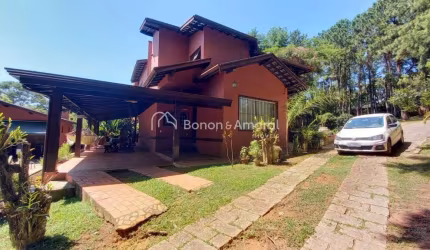 Linda casa em uma região de muito verde e tranquilidade - Valinhos.