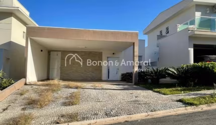 Casa à Venda no Condomínio Le Village em Valinhos - Conforto, Ampla Área Externa e Ótima Localização!